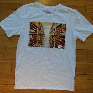 Nike The Nike Tee Shoe Box Graphic White Tee Sz M
